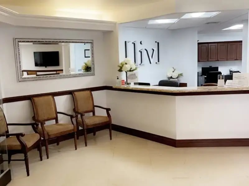 LIV-Plastic-Surgery_Dr-Andrew-Ress_Office-1